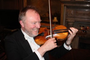 Andrew Bernardi plays the ‘Lark Ascending’ on the 1696 Stradivarius