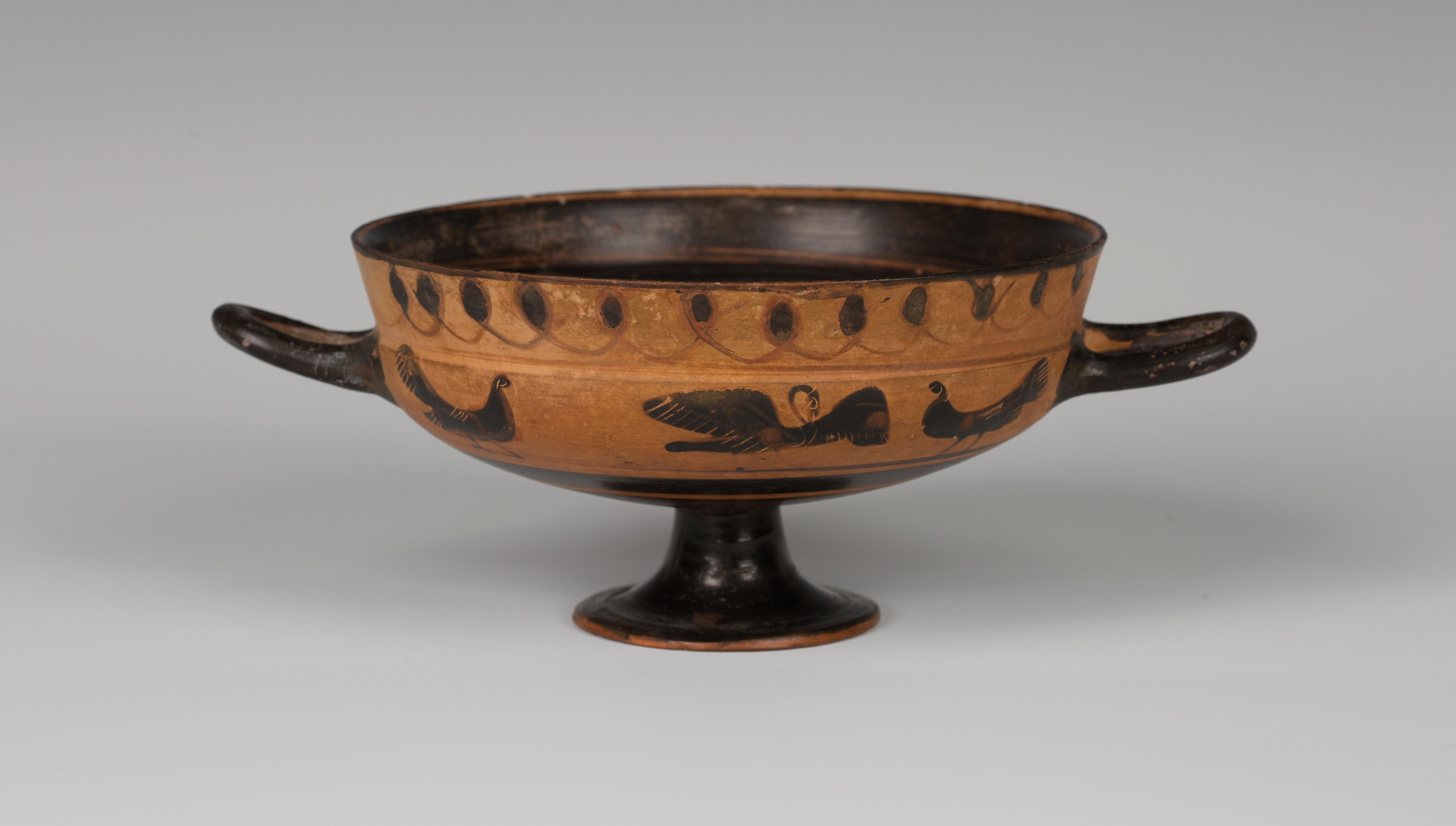 A 6th century BC, Ancient Greek Siana black figure kylix (wine cup)